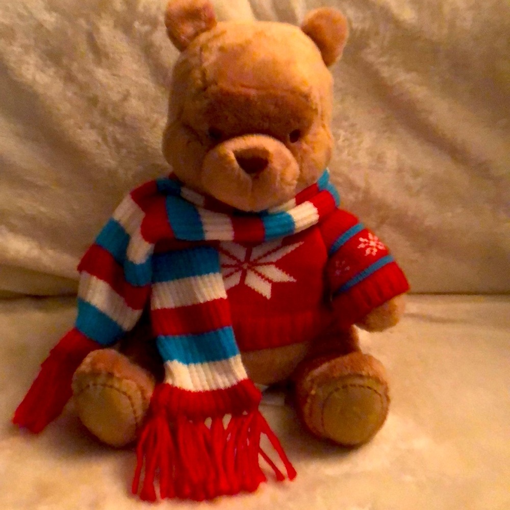 Beautiful Walt Disney 2008 Pooh Bear, approximately 13 inch from head to toe!
